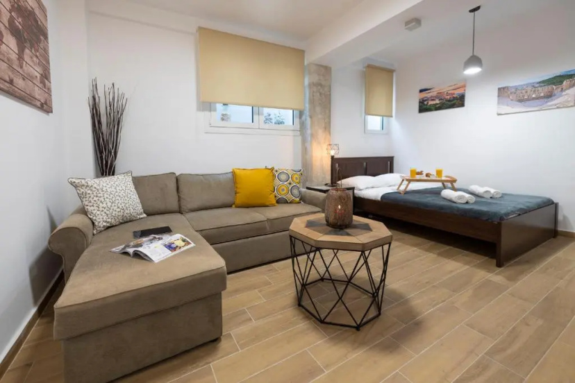 Cute Apartment Close to Acropolis by Cloudkeys — отель с удобствами в Афины