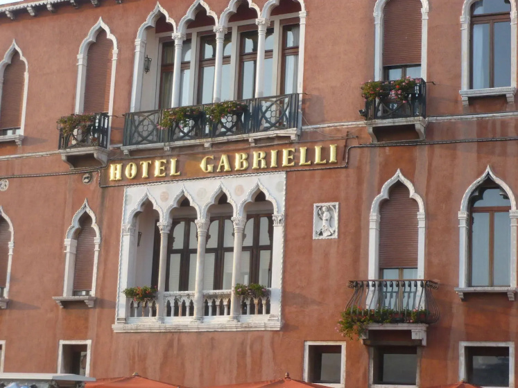 Hotel Gabrielli - Starhotels Collezione — отель с удобствами в Венеции