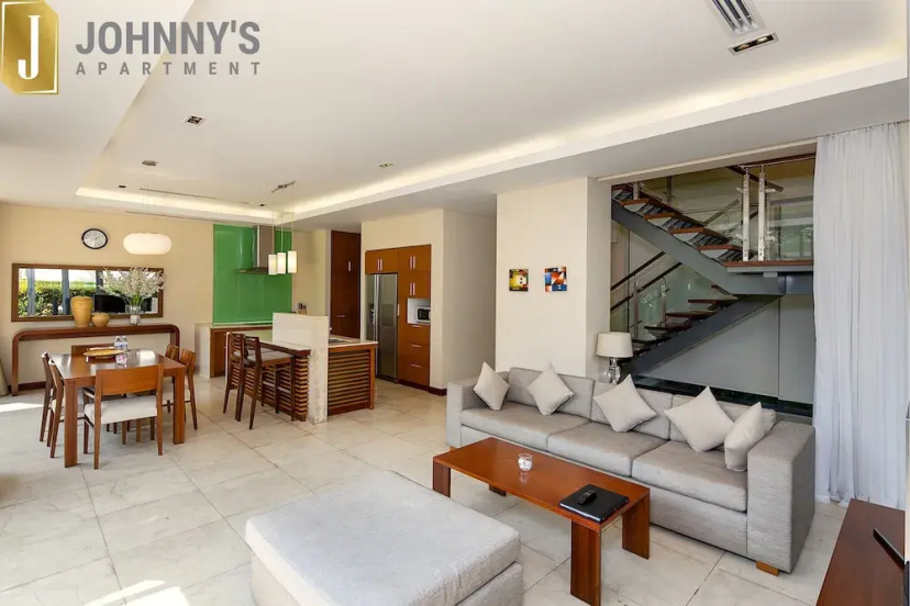 Johnny's Apartment & Ocean Villa — отель с удобствами в Дананге