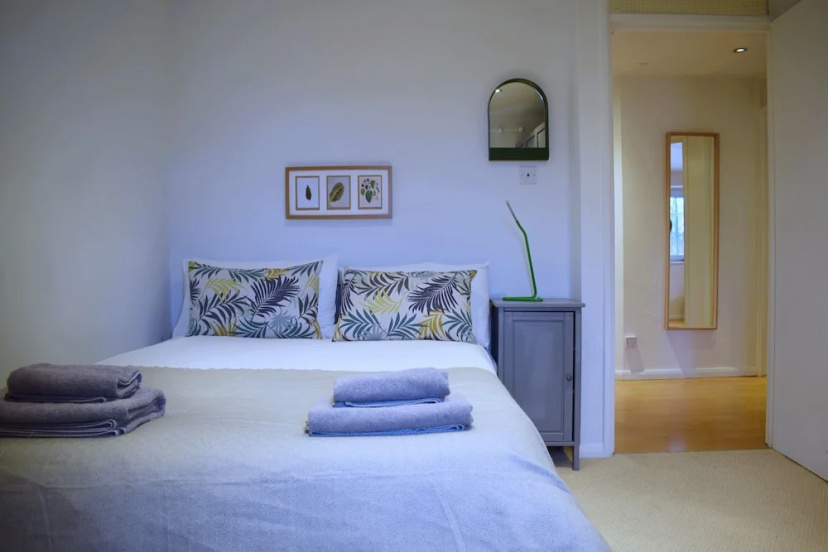 Central 1 Bedroom Apartment Near Tower Hill With Balcony — комфортный отель в Лондоне