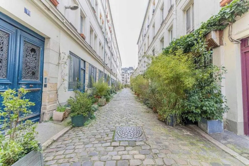 Chic Apartment AC - 1bdr/4p - Carreau du Temple — отель с удобствами в Париже