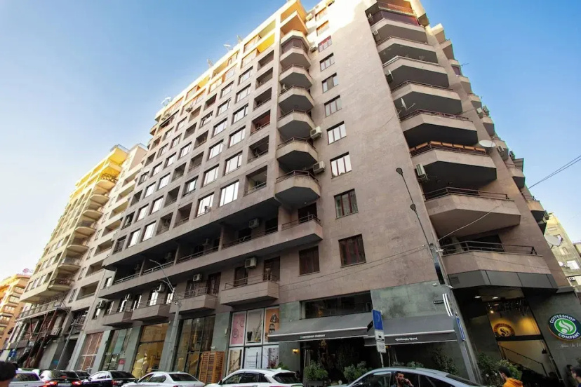 Цены на Apartment by Luxe Group HH331 в Ереван