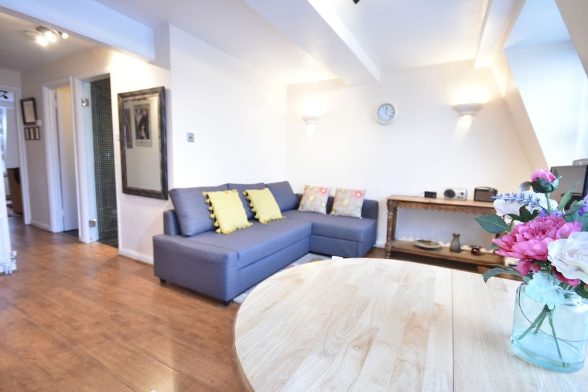Cosy flat in South Kensington for 4 persons — забронировать отель в Лондоне
