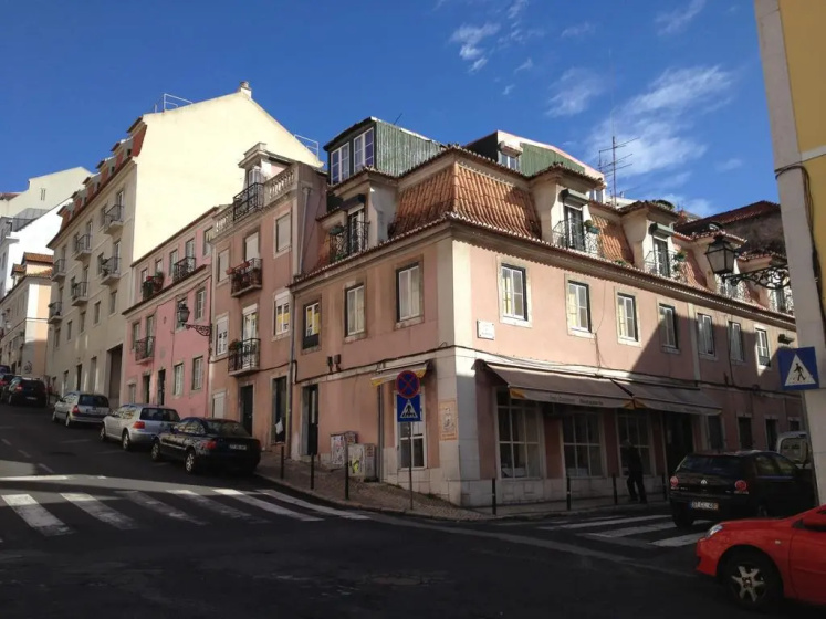 Traditional Duplex Terrace Principe Real — комфортный отель в Лиссабоне