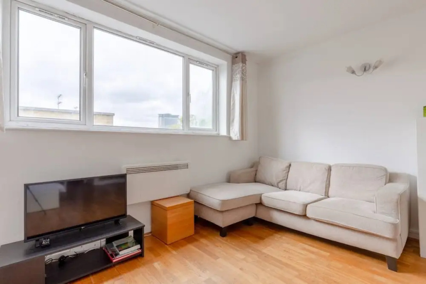 Bright 1 Bedroom Apartment in Between Fulham and Chelsea — отель с удобным расположением в Лондоне