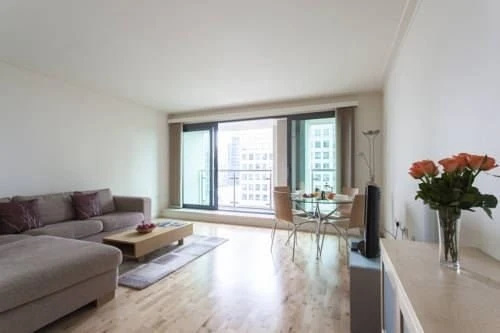 House Of MoLi - South Quay Apartments — отель с удобным расположением в Лондоне
