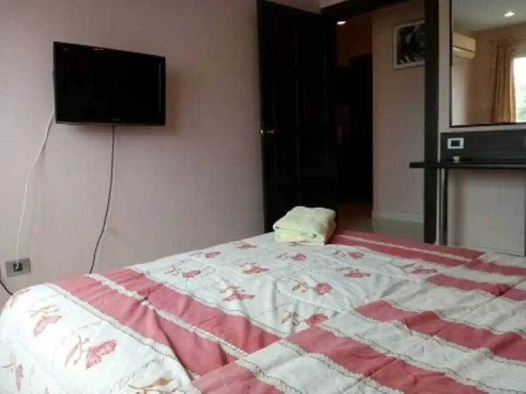 Park Lane Pattaya With Large Lagoon Swimming Pool — отель с удобствами в Паттайе