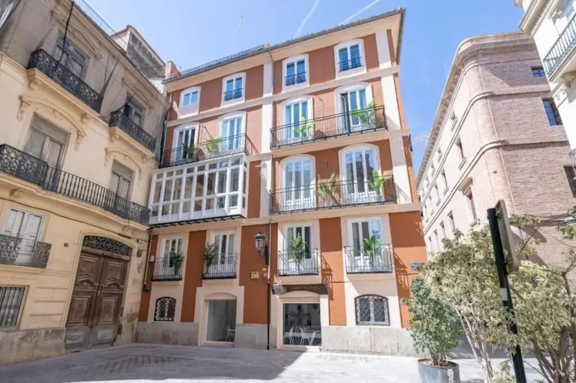 Residencia Trinitarios — комфортный отель в Валенсии