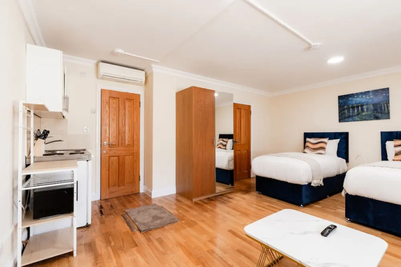 Warm Apartments in Queensway — отель с удобным расположением в Лондоне