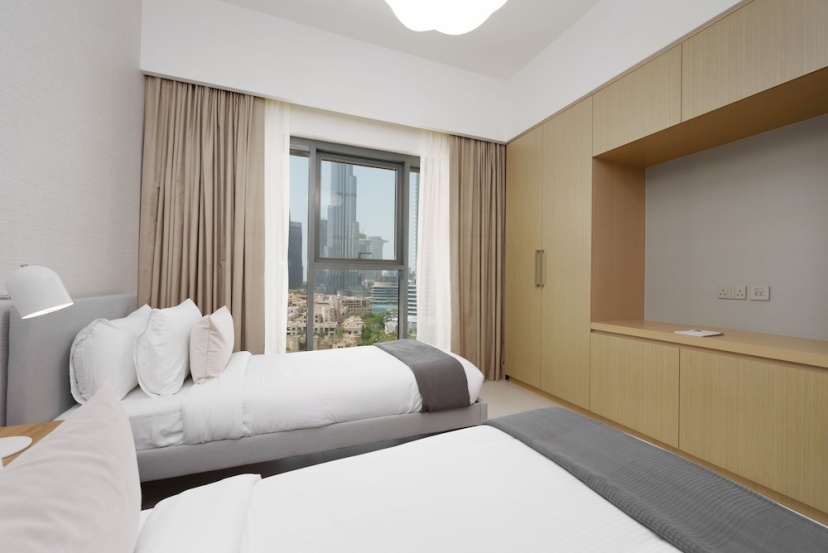 Maison Privee - High-End Apt w/ Direct Burj Khalifa Views — комфортный отель в Дубае