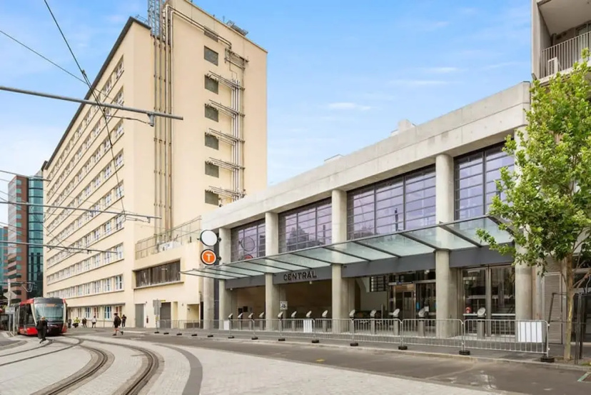 Central Stylish 1 Bedroom With Balcony and Air-con 2 — отель в Сиднее, Австралия