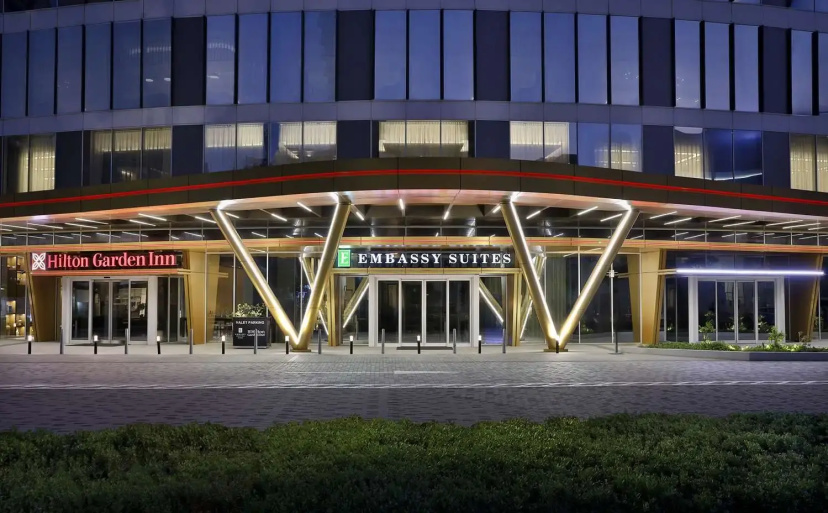 Embassy Suites By Hilton Dubai Business Bay — отель с удобствами в Дубае