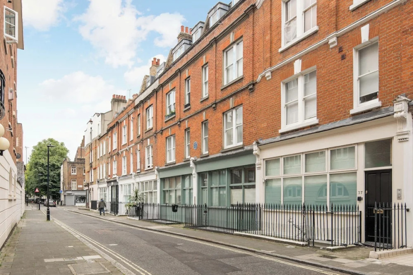 Delightful 2B/2B Prime Central London apartment — отель с удобствами в Лондоне
