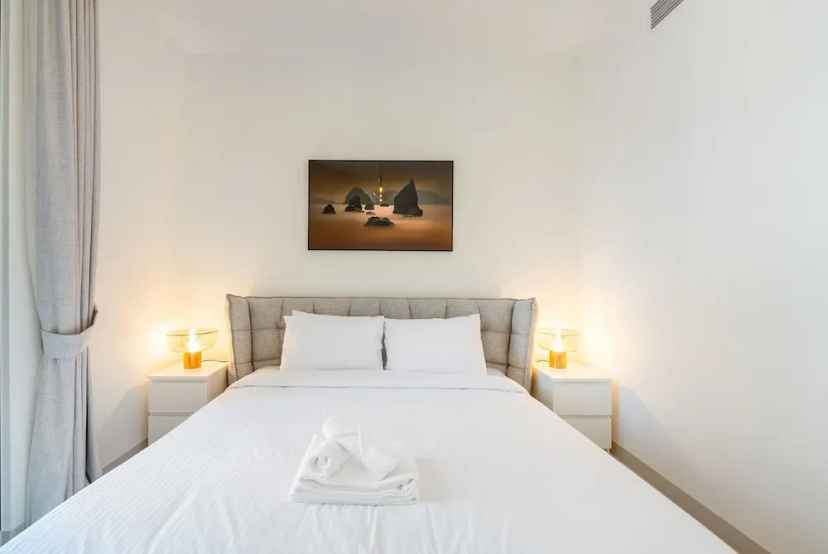 Exclusive 2BR Downtown Apt w Burj Khalifa Views — отель с удобным расположением в Дубае