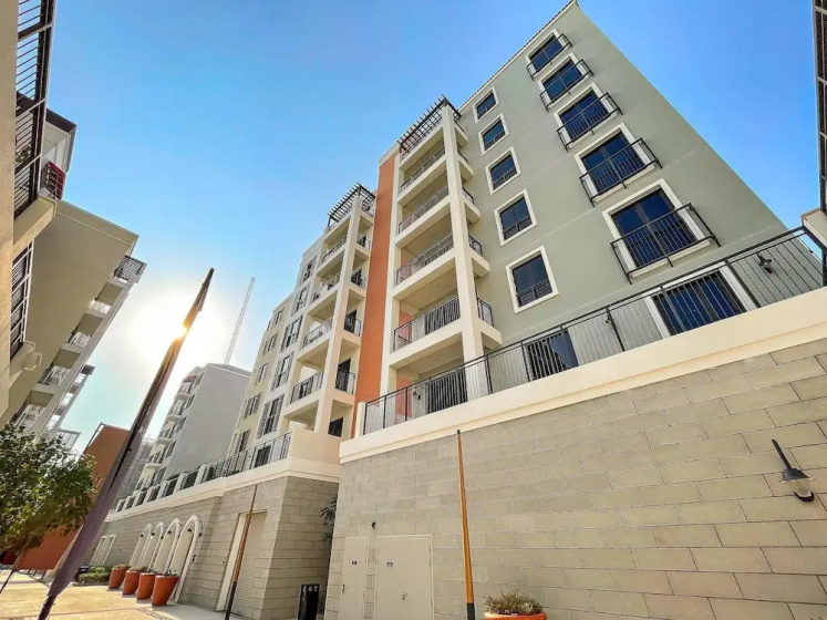Stylish 1bedroom Apartment in La Sirene in La Mer — комфортный отель в Дубае