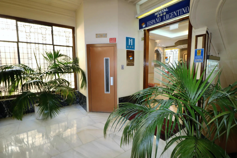 Hostal Hispano Argentino Gran Via — забронировать отель в Мадриде