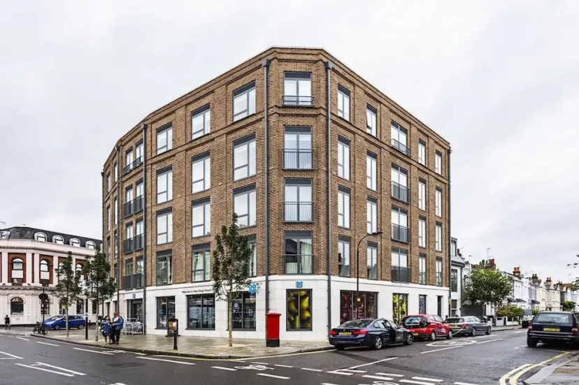 100 New King's Road · Incredible Two Bed Apartment In Parsons Green — отель с удобным расположением в Лондоне