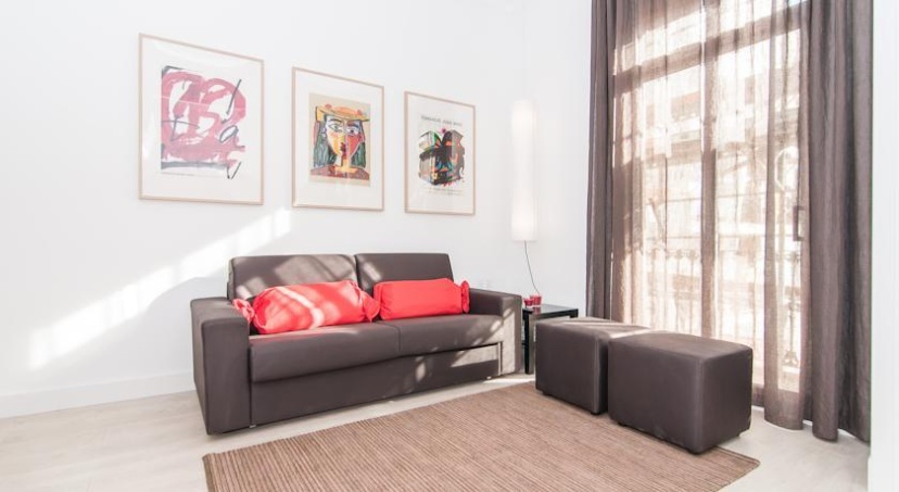 White Apartment — комфортный отель в Барселоне