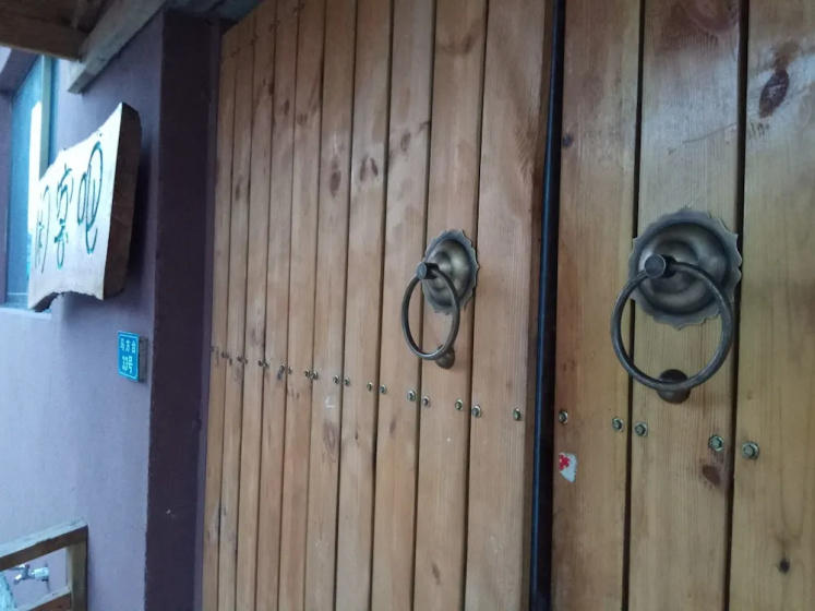 R&R Lodge-Traditional Cottage Great Wall — отель с удобствами в Пекине