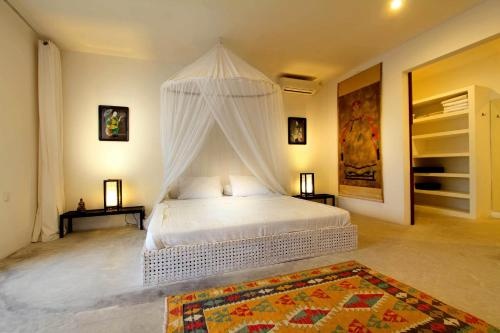 Villa Mutiara Putih — отель с удобствами в Кута