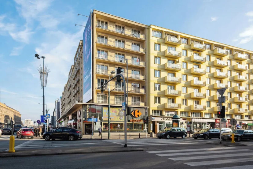 Family City Center Apartments by Renters — отель с удобствами в Варшаве