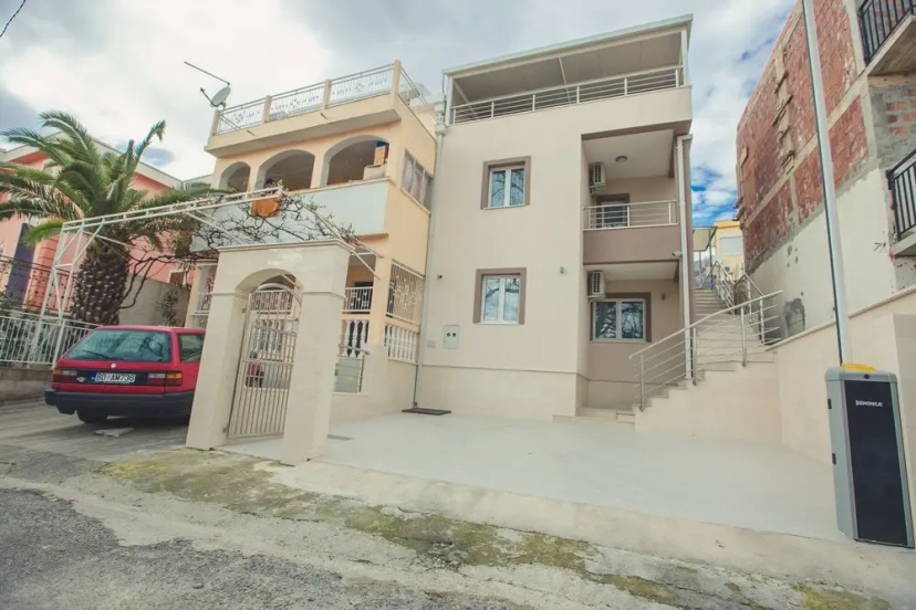 Nino Superior, One Bedroom Apartment With Terrace, No.3 — отель в Будва, Черногория