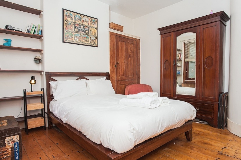 1 Bedroom Apartment in a Historic Building — отель с удобным расположением в Лондоне