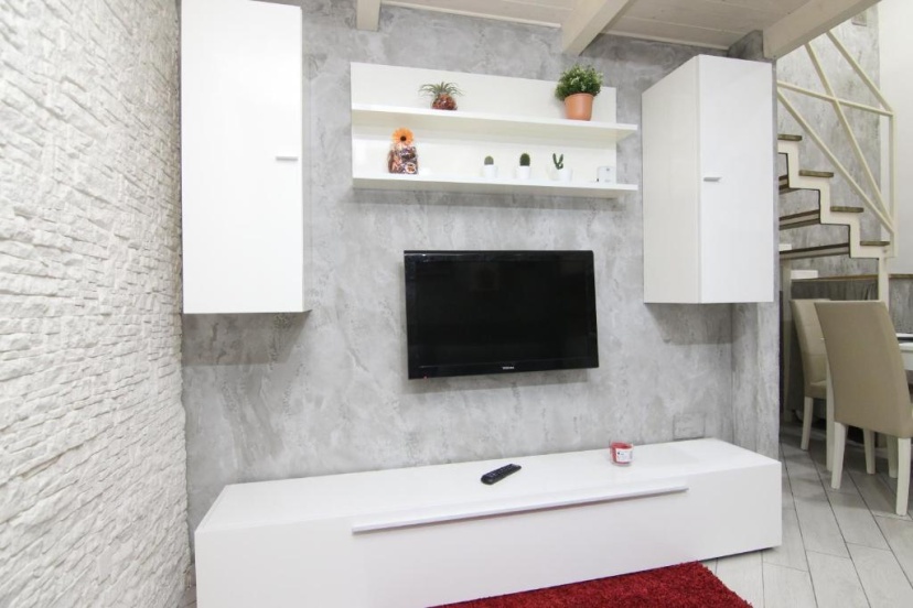 Brillantina House — отель с удобствами в Неаполе