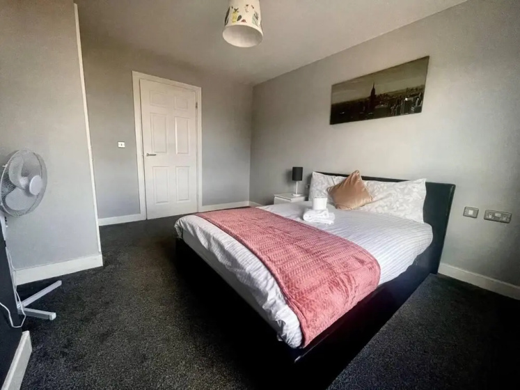 Remo Apartment Near Canary Wharf & 02 — комфортный отель в Лондоне