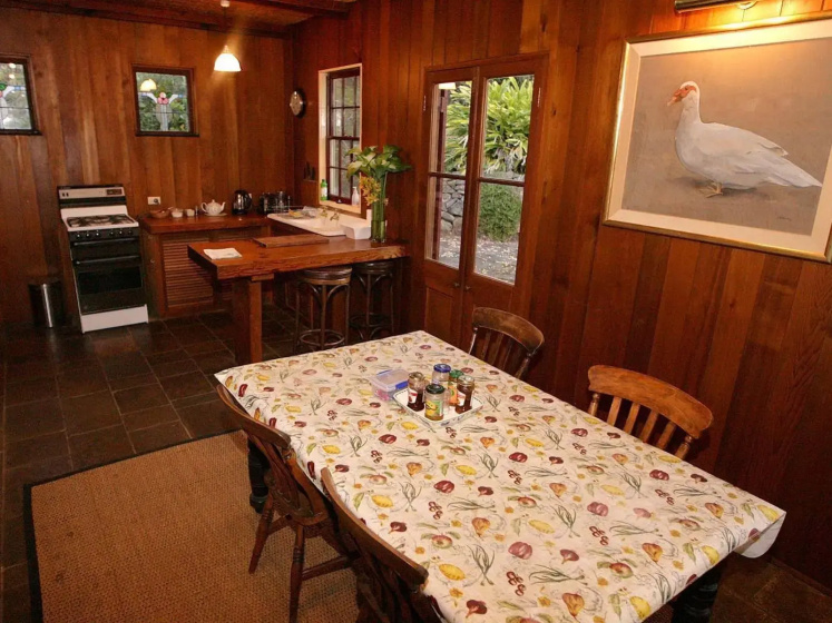 Hermitage Cottage — комфортный отель в Сиднее