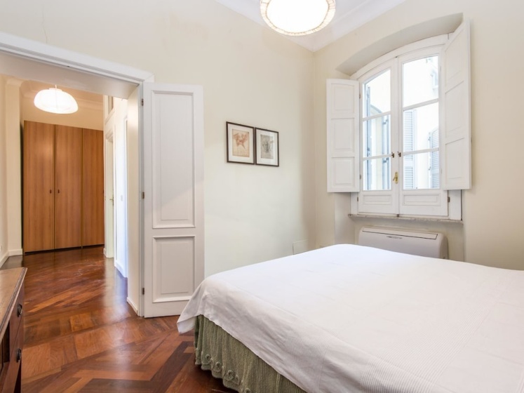 RSH Luxury Vatican Four Bedroom Apartment — отель с удобным расположением в Риме