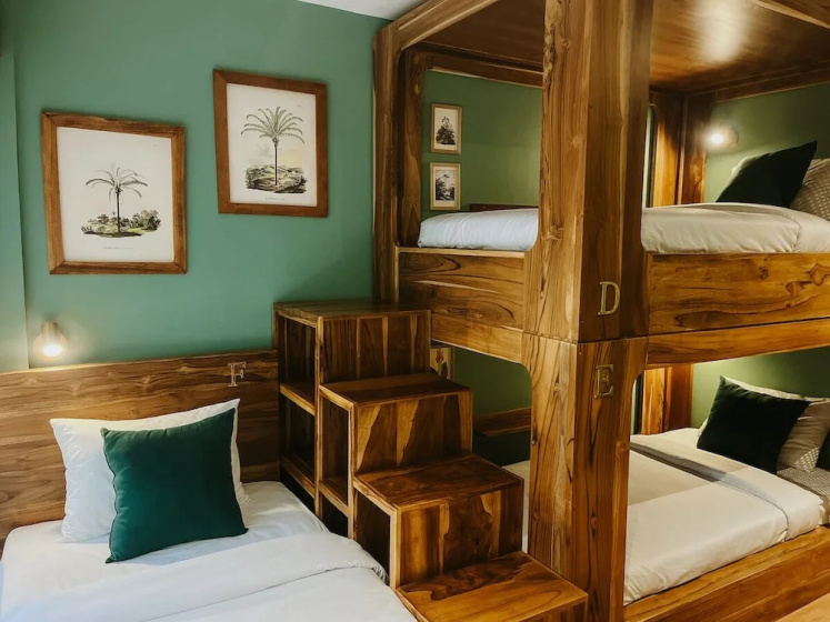 PORTER HOTEL - Surf & Yoga Retreat — комфортный отель в Кута