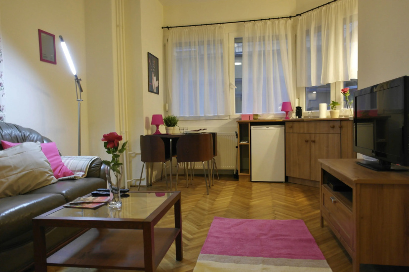 Цены на Standard Apartment by Hi5 - Petőfi 12 в Будапеште