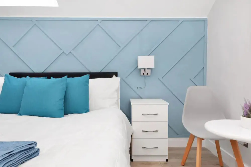 Stylish 4-bed Apartment - Parking & Central Links — отель с удобствами в Лондоне