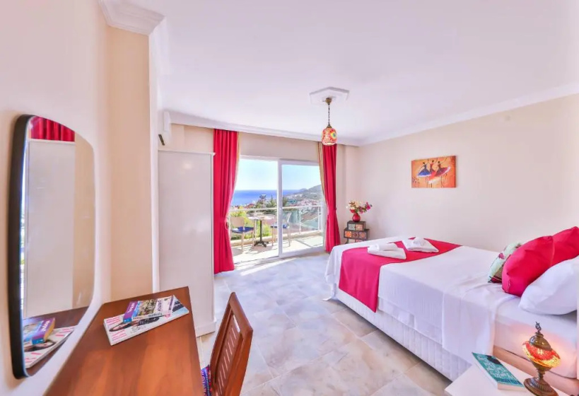 VILLA MYSTIC 5br/6bth Prvt Pool-Garden & Sea Views — отель с удобствами в Калкан