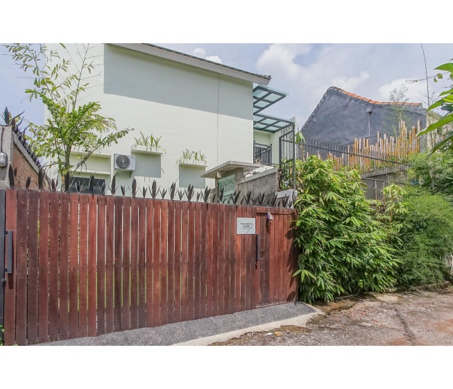 The Green Home Villa Sanur — отель с удобствами в Денпасар