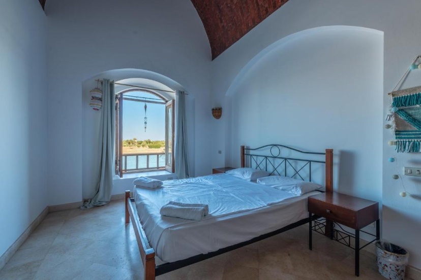 Lagoon View 1-Bedroom Apartment in West Golf El Gouna — комфортный отель в эле