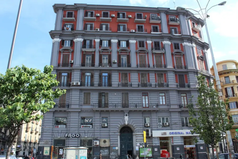N'Art Suites Napoli — комфортный отель в Неаполе