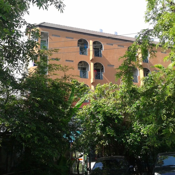 Baan Khun Mae Apartment — отель в Бангкоке, Таиланд