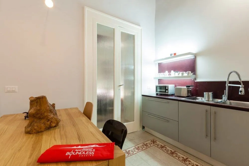 Apartment Duomo 22 - BH 50 — отель в Неаполе, Италия