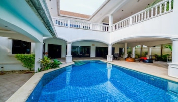 Baan Bali Pool Villa By Pinky — комфортный отель в Паттайе