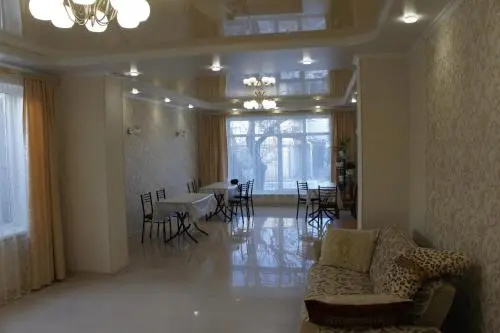 98 Kati Solovyanovoy Guest House — комфортный отель в Анапе