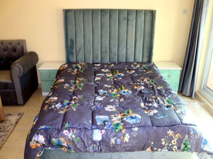Stunning Family Friendly Studio Close To Dubai Hub — отель с удобствами в Дубае