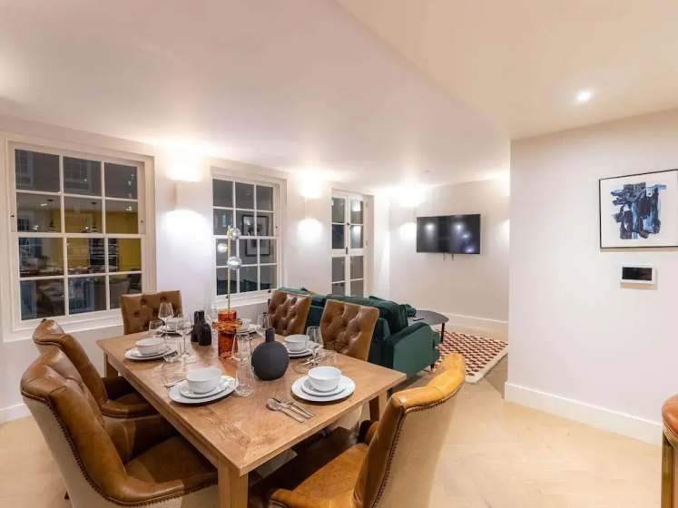 Цены на Three Bedroom Near Brick Lane by Belvilla в Лондоне