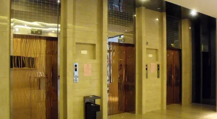 Private Enjoy Home Apartment Hesheng Square Apartment — отель в Гуанчжоу, Китай
