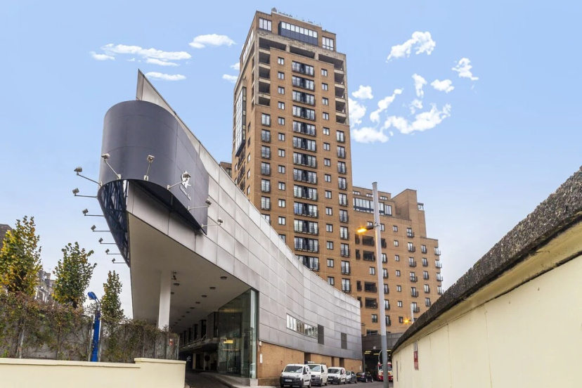 Point West Apartments Gloucester Road — отель с удобствами в Лондоне