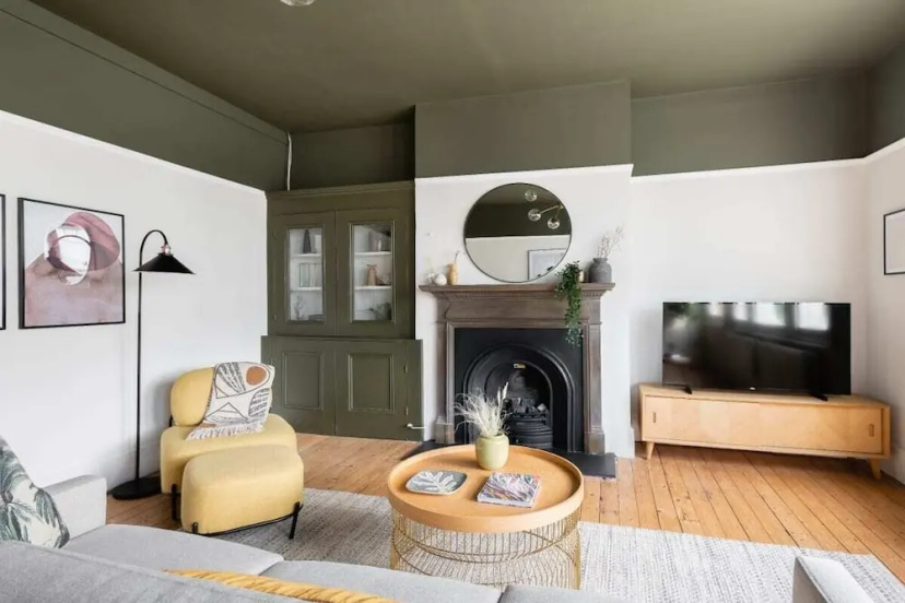 Цены на The Heart of Balham - Modern & Bright 2bdr Apartment With Terrace в Лондоне