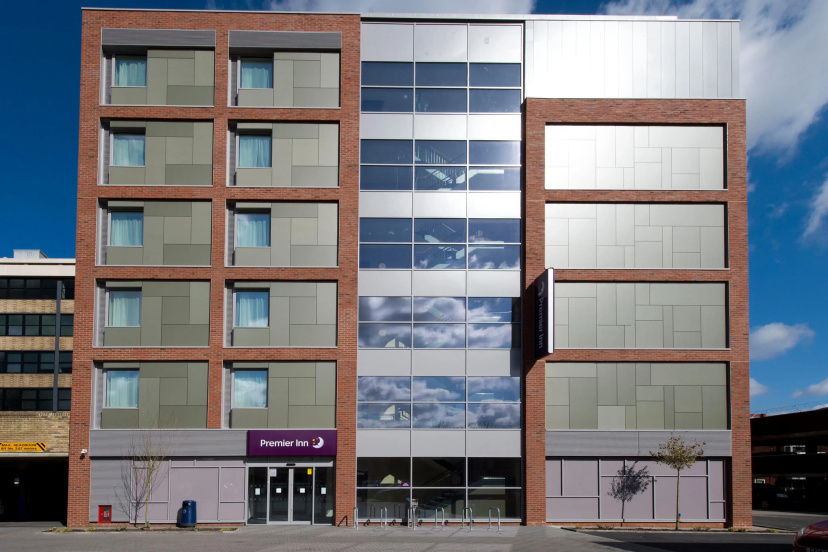 Premier Inn London Southgate Hotel — забронировать отель в Лондоне
