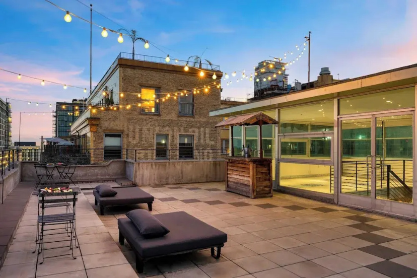 Skyline Lofts by Avantstay: a Multi-level Industrial-chic Retreat in Dtla With Rooftop Views, Soaring Ceilings & Steps to Dining, Music & Culture — забронировать отель в Лос-Анджелесе