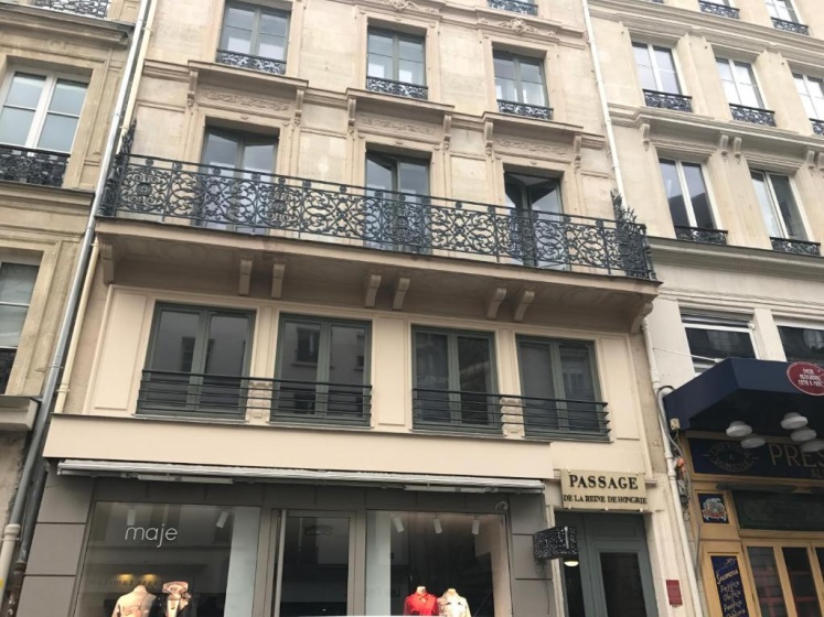 Superb Tiny House in Heart of Paris 1st! — комфортный отель в Париже